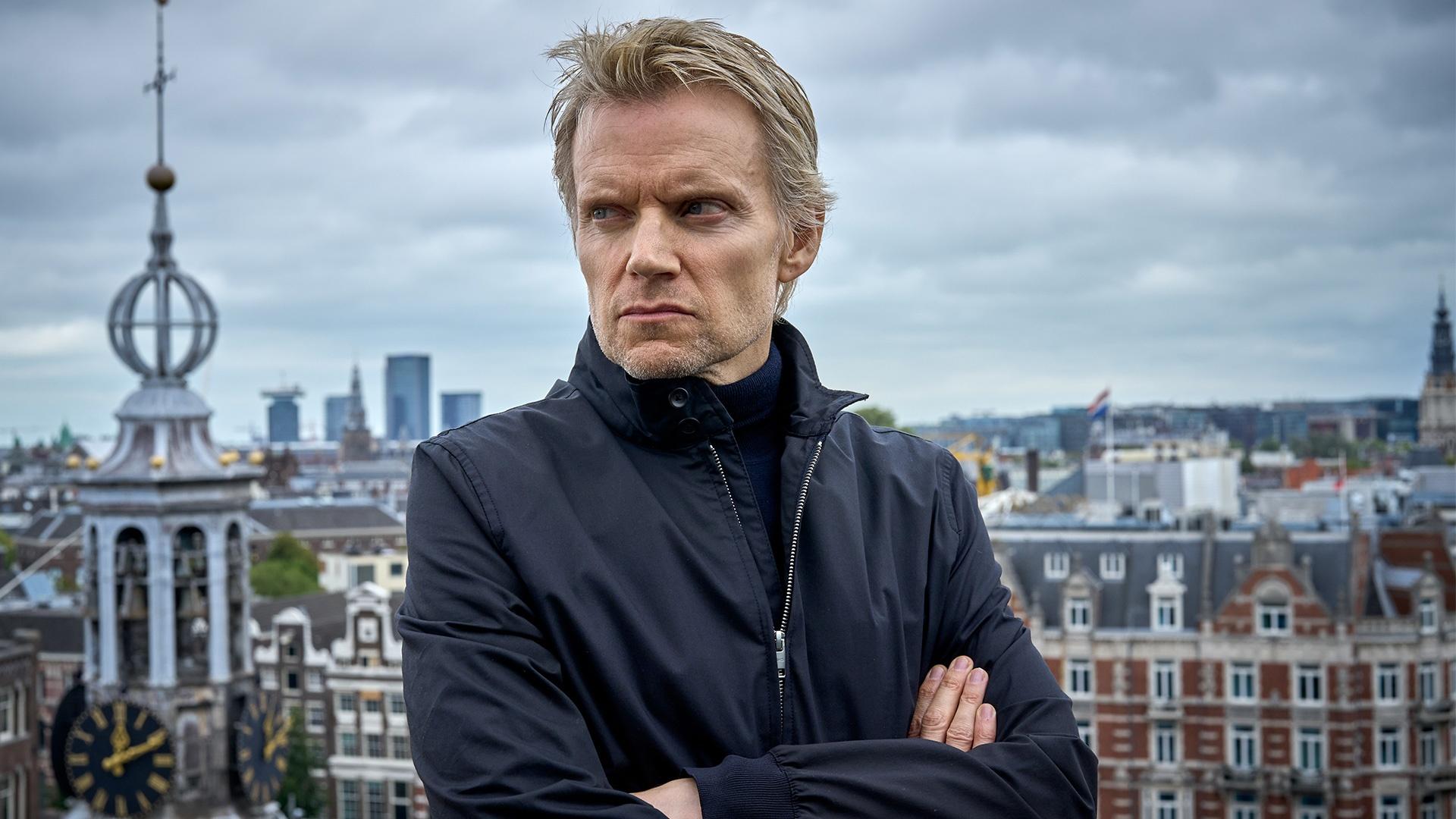 Marc Warren as Piet Van der Valk.